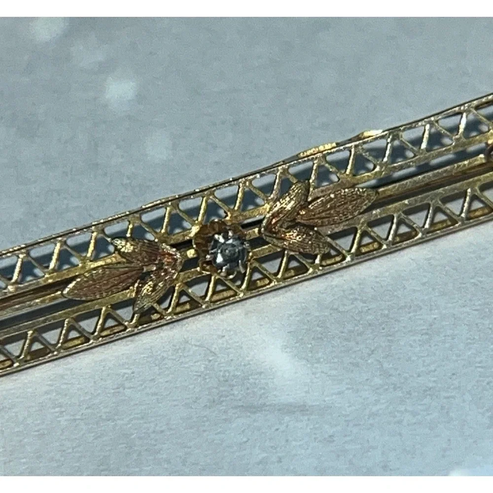Antique 14K Yellow Gold Filigree Bar Brooch Pin 2.2 in. 2 Grams Light Blue Stone